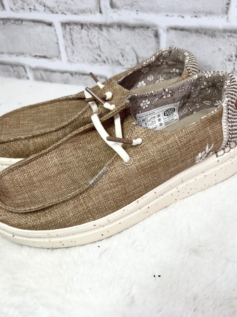 |•HEY DUDE•| Brown Tan Comfort Slip On Shoes Size 7